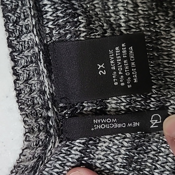 NWT New Directions Black & Grey Sweater with Silver Threading size 2X - Picture 4 of 11